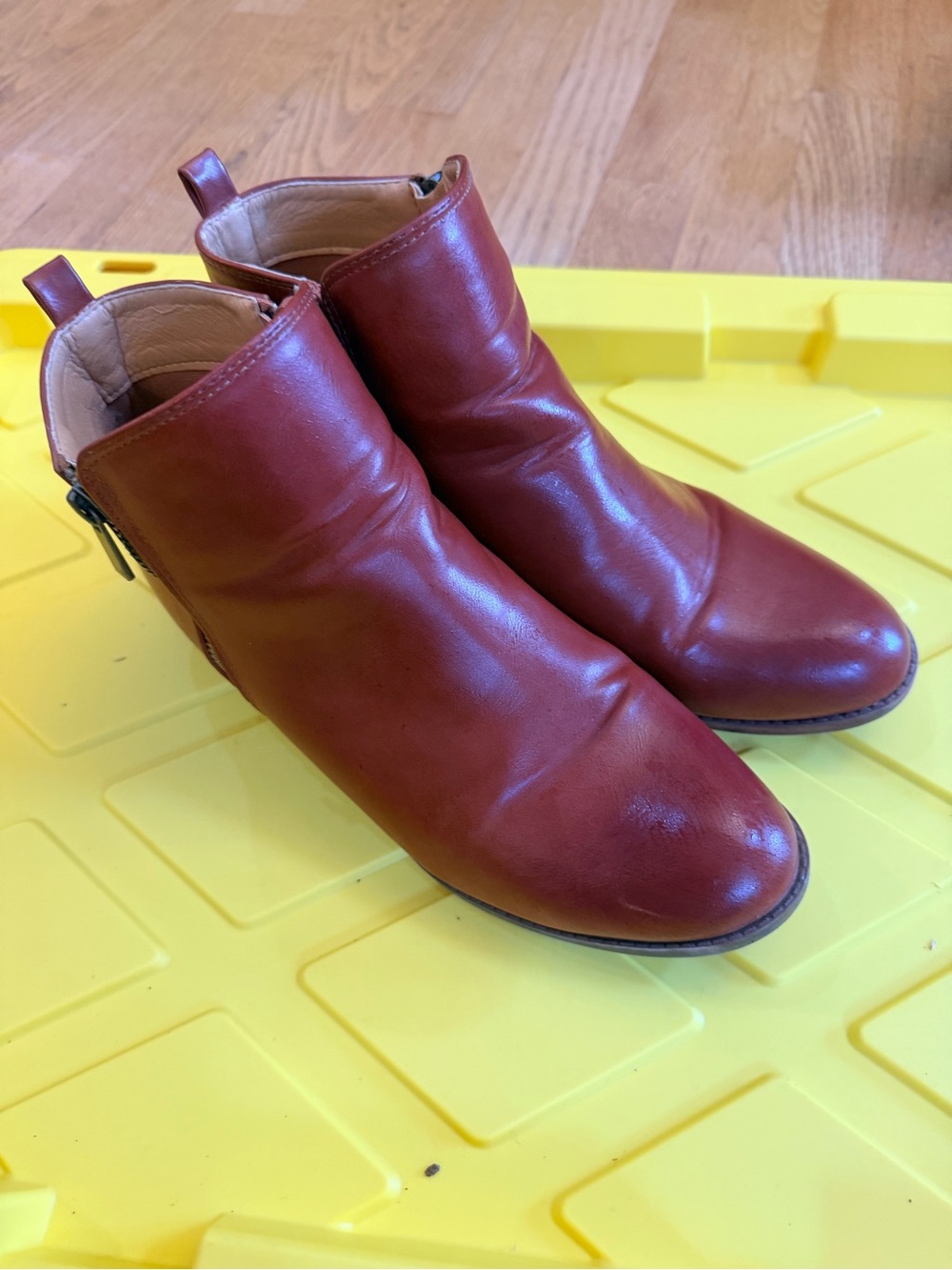 Women's Size 11/42 Leather Ankle Boots - Classic Zip Side Style GUC